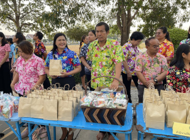 ร่วมพิธีทำบุญตักบาตรข้าวสารอาหารแห้ง เนื่องในวันขึ้นปีใหม่ ... พารามิเตอร์รูปภาพ 3