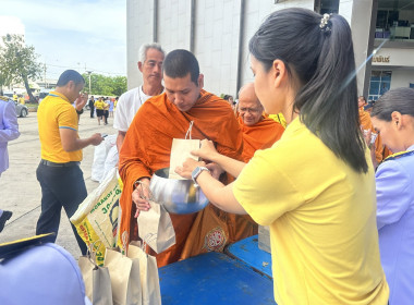 ร่วมพิธีสวดพระพุทธมนต์และพิธีทำบุญตักบาตร ... พารามิเตอร์รูปภาพ 6