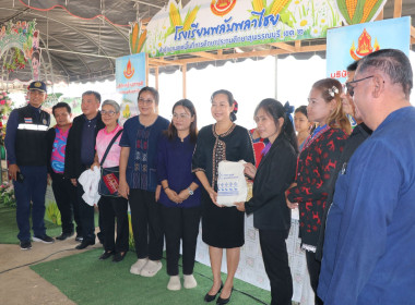 ร่วมพิธีเปิดกิจกรรมการประกวดกระบือ ... พารามิเตอร์รูปภาพ 22