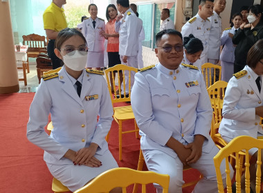 ร่วมพิธีเจริญพระพุทธมนต์และทำบุญตักบาตรเฉลิมพระเกียรติฯ พารามิเตอร์รูปภาพ 3