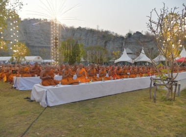 ร่วมพิธีเจริญพระพุทธมนต์มหาสมัยสูตร ครั้งยิ่งใหญ่ พระสงฆ์ ... พารามิเตอร์รูปภาพ 6