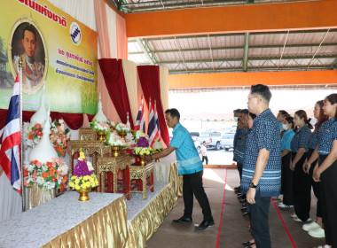 พิธีวางพานพุ่มดอกไม้สักการะพระราชวรวงศ์เธอ ... พารามิเตอร์รูปภาพ 13