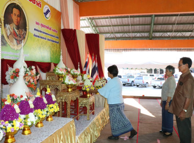 พิธีวางพานพุ่มดอกไม้สักการะพระราชวรวงศ์เธอ ... พารามิเตอร์รูปภาพ 22