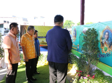 พิธีวางพานพุ่มดอกไม้สักการะพระราชวรวงศ์เธอ ... พารามิเตอร์รูปภาพ 48