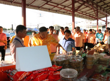 พิธีวางพานพุ่มดอกไม้สักการะพระราชวรวงศ์เธอ ... พารามิเตอร์รูปภาพ 58