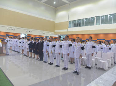 ร่วมพิธีวางพานพุ่มดอกไม้สดถวายราชสักการะ ... พารามิเตอร์รูปภาพ 5