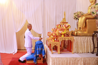ร่วมพิธีเจริญพระพุทธมนต์ และทำบุญตักบาตรเฉลิมพระเกียรติ ... พารามิเตอร์รูปภาพ 1