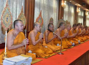ร่วมพิธีสวดพระพุทธมนต์และพิธีทำบุญตักบาตรถวายพระราชกุศล ... พารามิเตอร์รูปภาพ 3
