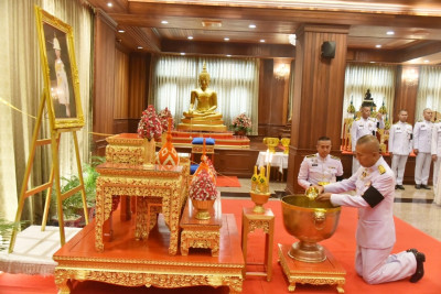 ร่วมพิธีถวายน้ำสรง และถวายสักการะพระศพ ... พารามิเตอร์รูปภาพ 1