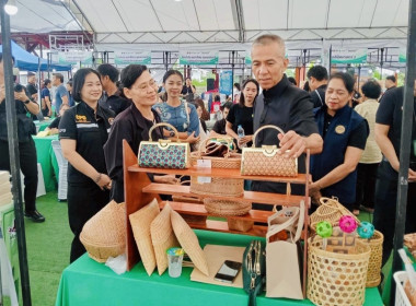 ร่วมพิธีเปิดโครงการ “ไทยช่วยไทย ลดภาระปัจจัยการผลิต ... พารามิเตอร์รูปภาพ 6
