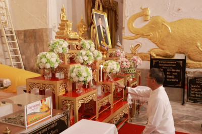 ร่วมพิธีเจริญพระพุทธมนต์และเวียนเทียน ... พารามิเตอร์รูปภาพ 1