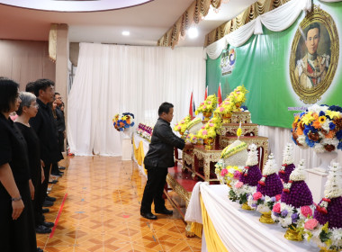 พิธีวางพานพุ่มดอกไม้สดสักการะพระราชวรวงศ์เธอ ... พารามิเตอร์รูปภาพ 6