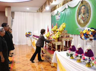 พิธีวางพานพุ่มดอกไม้สดสักการะพระราชวรวงศ์เธอ ... พารามิเตอร์รูปภาพ 7