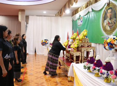 พิธีวางพานพุ่มดอกไม้สดสักการะพระราชวรวงศ์เธอ ... พารามิเตอร์รูปภาพ 9