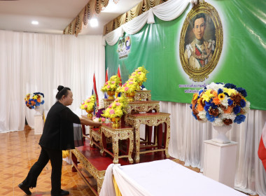 พิธีวางพานพุ่มดอกไม้สดสักการะพระราชวรวงศ์เธอ ... พารามิเตอร์รูปภาพ 11