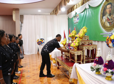 พิธีวางพานพุ่มดอกไม้สดสักการะพระราชวรวงศ์เธอ ... พารามิเตอร์รูปภาพ 16