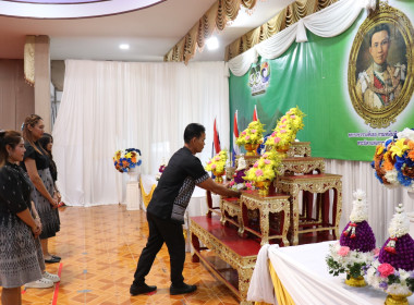 พิธีวางพานพุ่มดอกไม้สดสักการะพระราชวรวงศ์เธอ ... พารามิเตอร์รูปภาพ 19