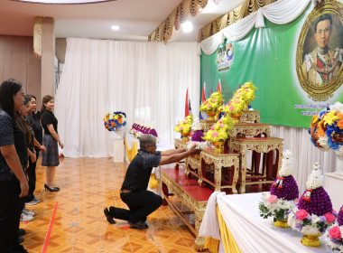 พิธีวางพานพุ่มดอกไม้สดสักการะพระราชวรวงศ์เธอ ... พารามิเตอร์รูปภาพ 28