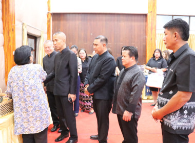 พิธีวางพานพุ่มดอกไม้สดสักการะพระราชวรวงศ์เธอ ... พารามิเตอร์รูปภาพ 46