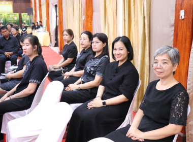 พิธีวางพานพุ่มดอกไม้สดสักการะพระราชวรวงศ์เธอ ... พารามิเตอร์รูปภาพ 57
