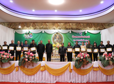 พิธีวางพานพุ่มดอกไม้สดสักการะพระราชวรวงศ์เธอ ... พารามิเตอร์รูปภาพ 60