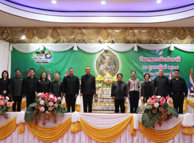 พิธีวางพานพุ่มดอกไม้สดสักการะพระราชวรวงศ์เธอ ... พารามิเตอร์รูปภาพ 62