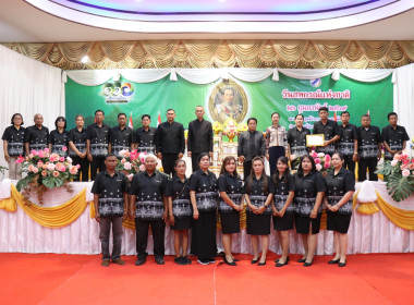 พิธีวางพานพุ่มดอกไม้สดสักการะพระราชวรวงศ์เธอ ... พารามิเตอร์รูปภาพ 64