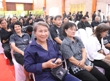 พิธีวางพานพุ่มดอกไม้สดสักการะพระราชวรวงศ์เธอ ... พารามิเตอร์รูปภาพ 71