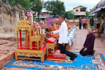 ร่วมกิจกรรมวิจิตรรัตนมหาธาตุ “แต่งไทยใส่บาตร ... พารามิเตอร์รูปภาพ 1